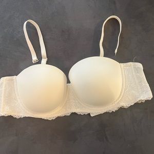Torrid strapless convertible bra 42D white